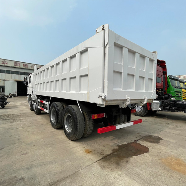 Shacman 8x4 basculante branco figura principal 3