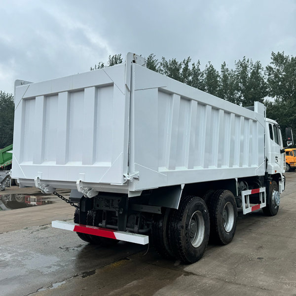 Detalhes do caminhão basculante branco Howo 6x46