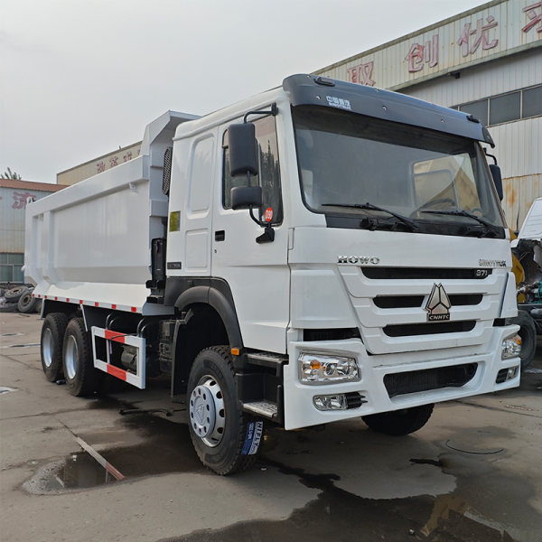 Detalhes do caminhão basculante HOWO 6x4U branco 5