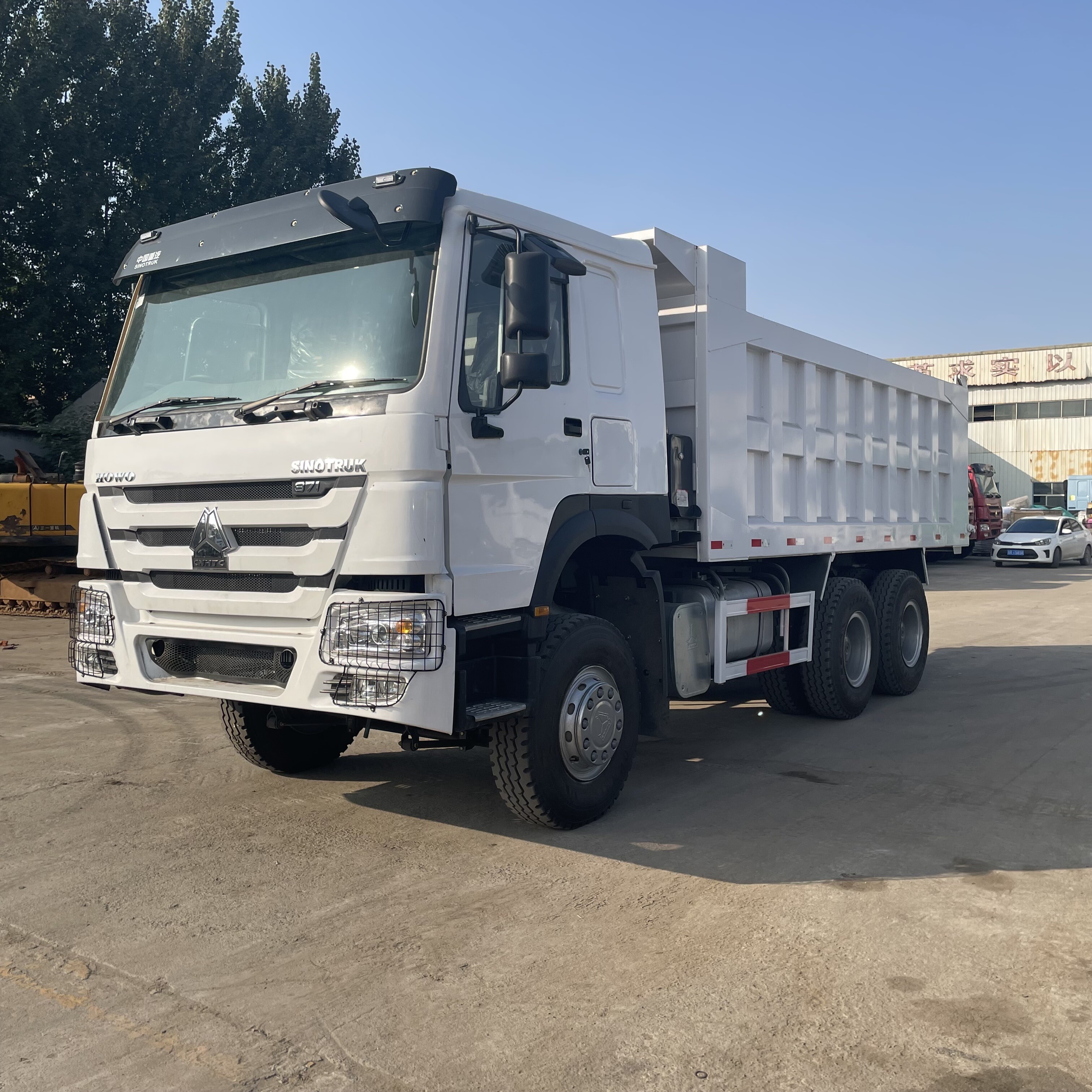 SINOTRUK HOWO 6x4 Caminhão Basculante - Solução de Engenharia para Logística Pesada Global