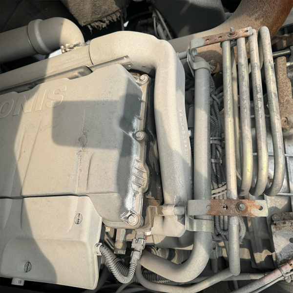 Detalhes do trator branco Hongyan 6x4 12