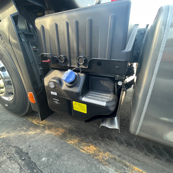 Detalhes da Tração Branca Howo T7H 6