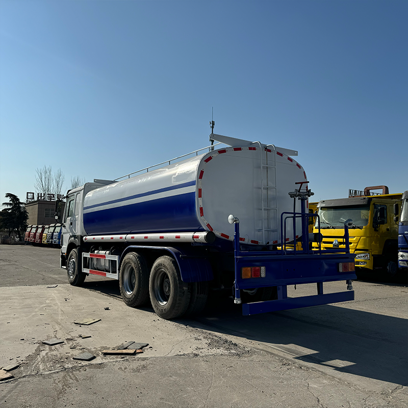 Caminhão de Água Howo