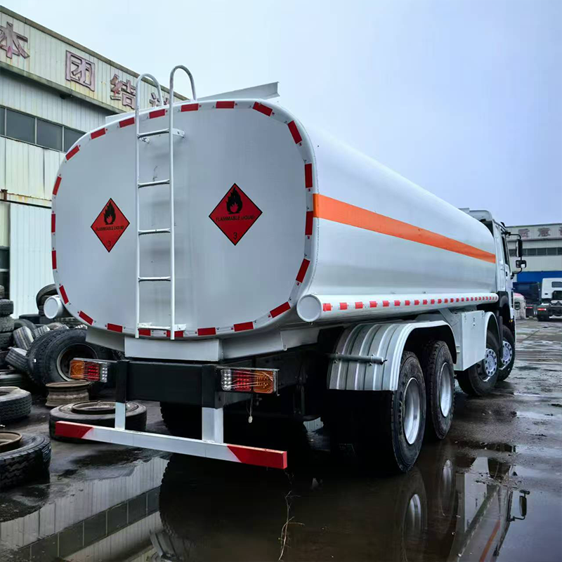 Caminhão Tanque de Combustível