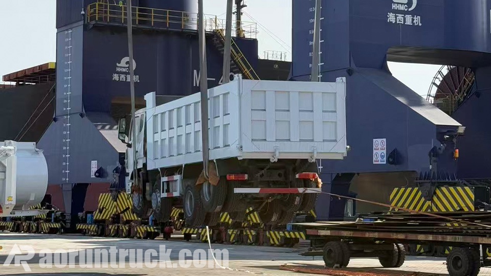 Aorun Howo 8x4 Caminhão Basculante Enviado para Benin! Aorun Howo 8x4 Caminhão Basculante Enviado para Benin!