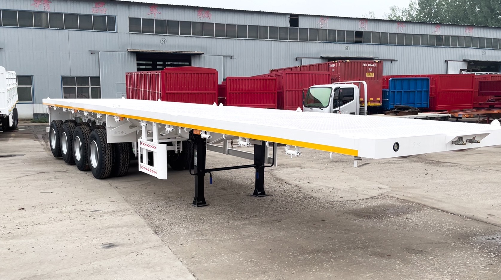 Semi-reboque de plataforma com 4 eixos