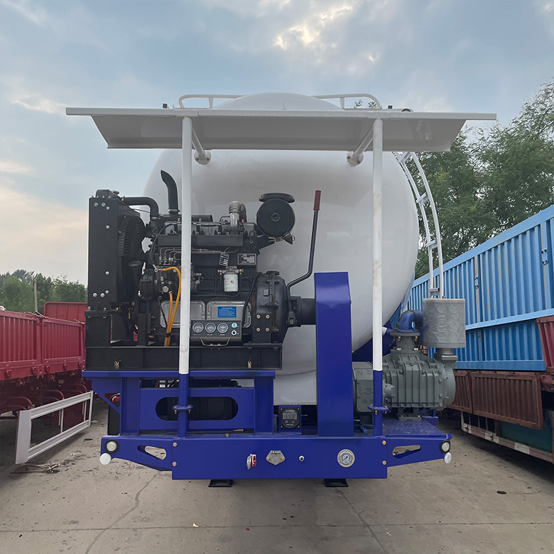 Reboque Tanque de Cimento Granel Pesado com 3 Eixos