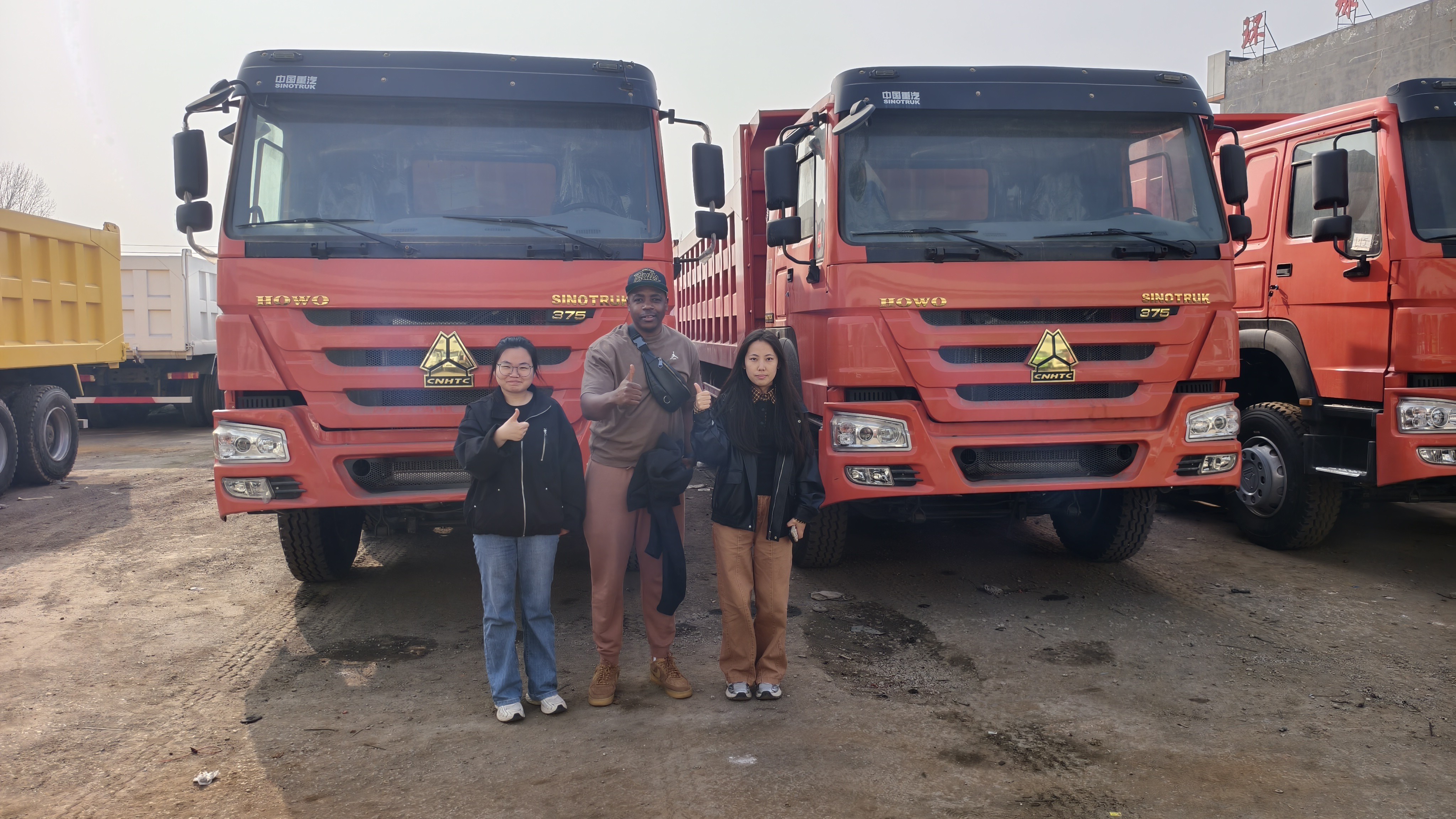 Por que o HOWO TX 371HP é a Melhor Escolha para Mineração na Zâmbia? | Visita à Fábrica & Análise Técnica Por que o HOWO TX 371HP é a Melhor Escolha para Mineração na Zâmbia? | Visita à Fábrica & Análise Técnica