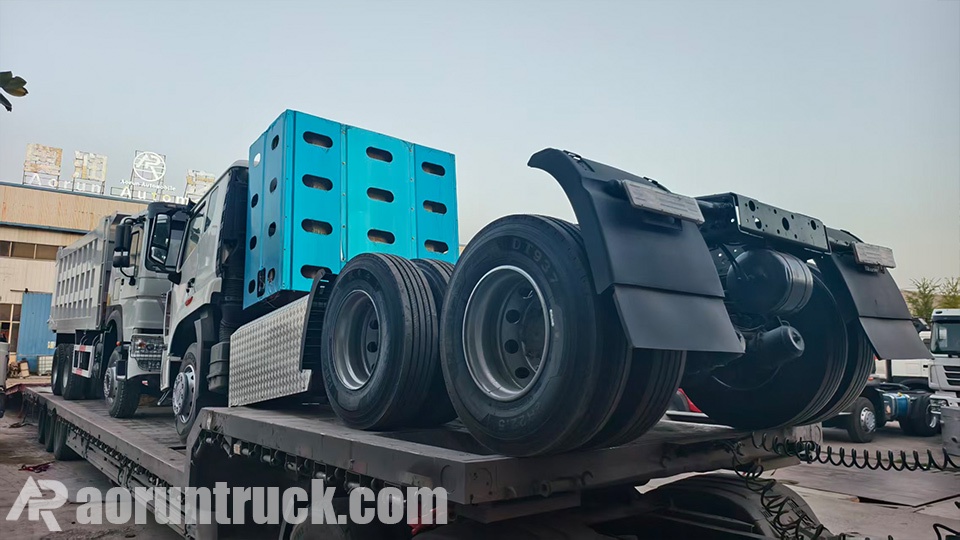 Caminhão trator HOWO NX CNG & caminhão basculante HOWO 6x4 exportados para o Gabão | Aorun