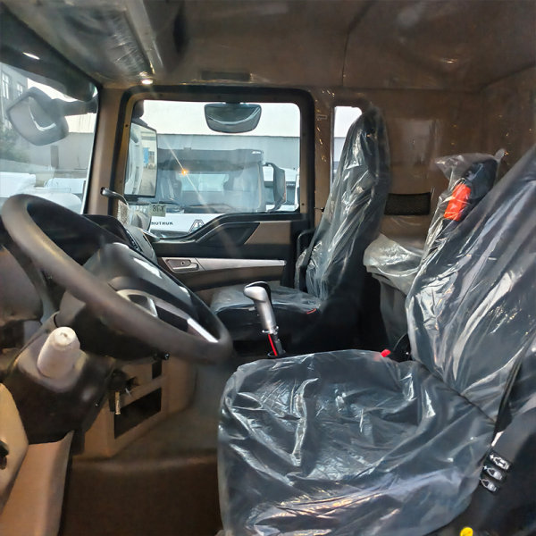 Howo TX 8x4 caminhão basculante branco imagem principal 6