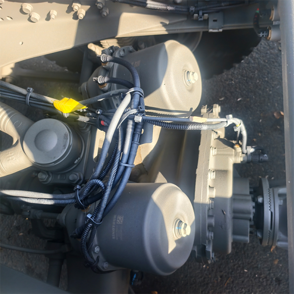 Detalhes do reboque branco Howo TX 1