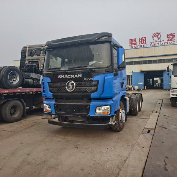 Detalhes do trator azul Shaanxi X30001