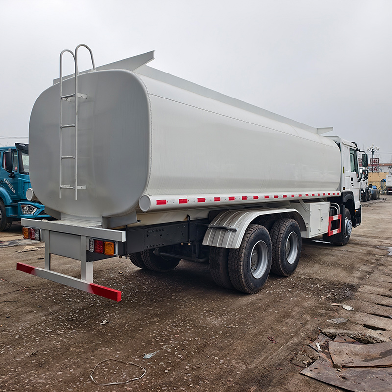 Caminhão-tanque de água Howo 20000L