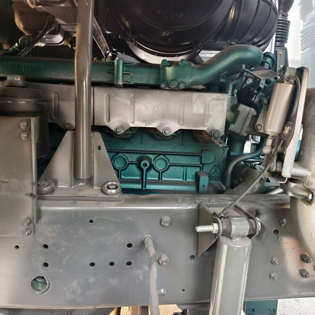 Caminhão-pipa Howo 6x4