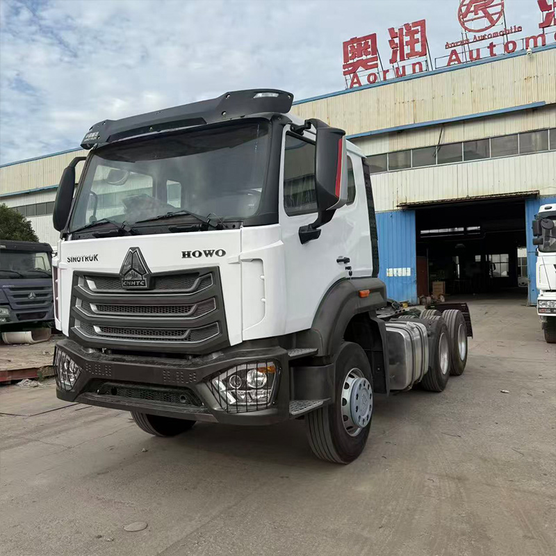 Caminhão trator Howo NX 6x4 recondicionado