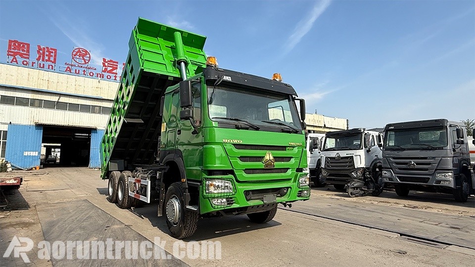Caminhões basculantes HOWO 6x4 recondicionados de Burundi 90%