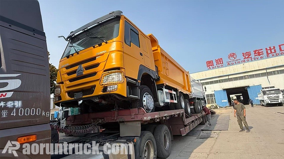 2 unidades de caminhões basculantes Sinotruk HOWO 6x4 exportadas para o Níger