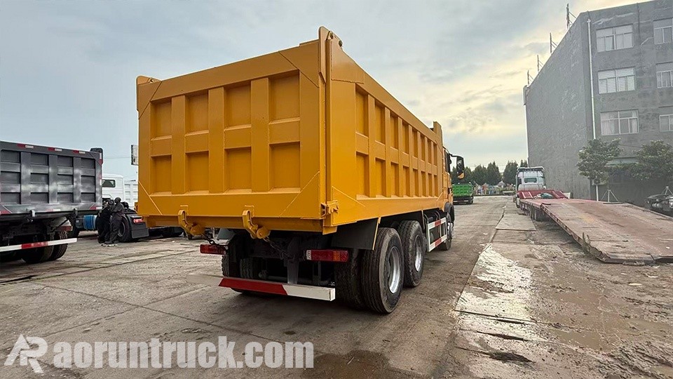 caminhão basculante 6x4