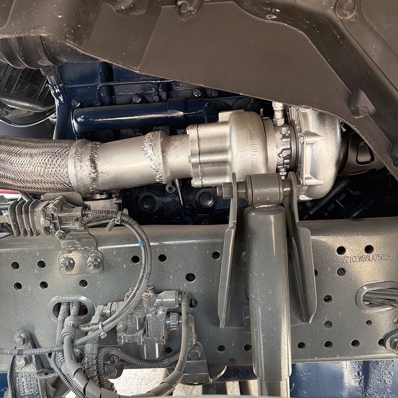 Cavalo mecânico Howo TX usado