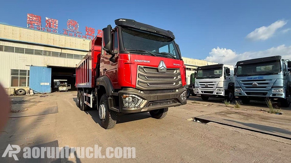 fornecedor de caminhões basculantes 6x4 para frotas de construção do Níger Delegação do Níger visita a fábrica da Aorun para auditoria técnica dos caminhões basculantes Sinotruk Hohan 6x4