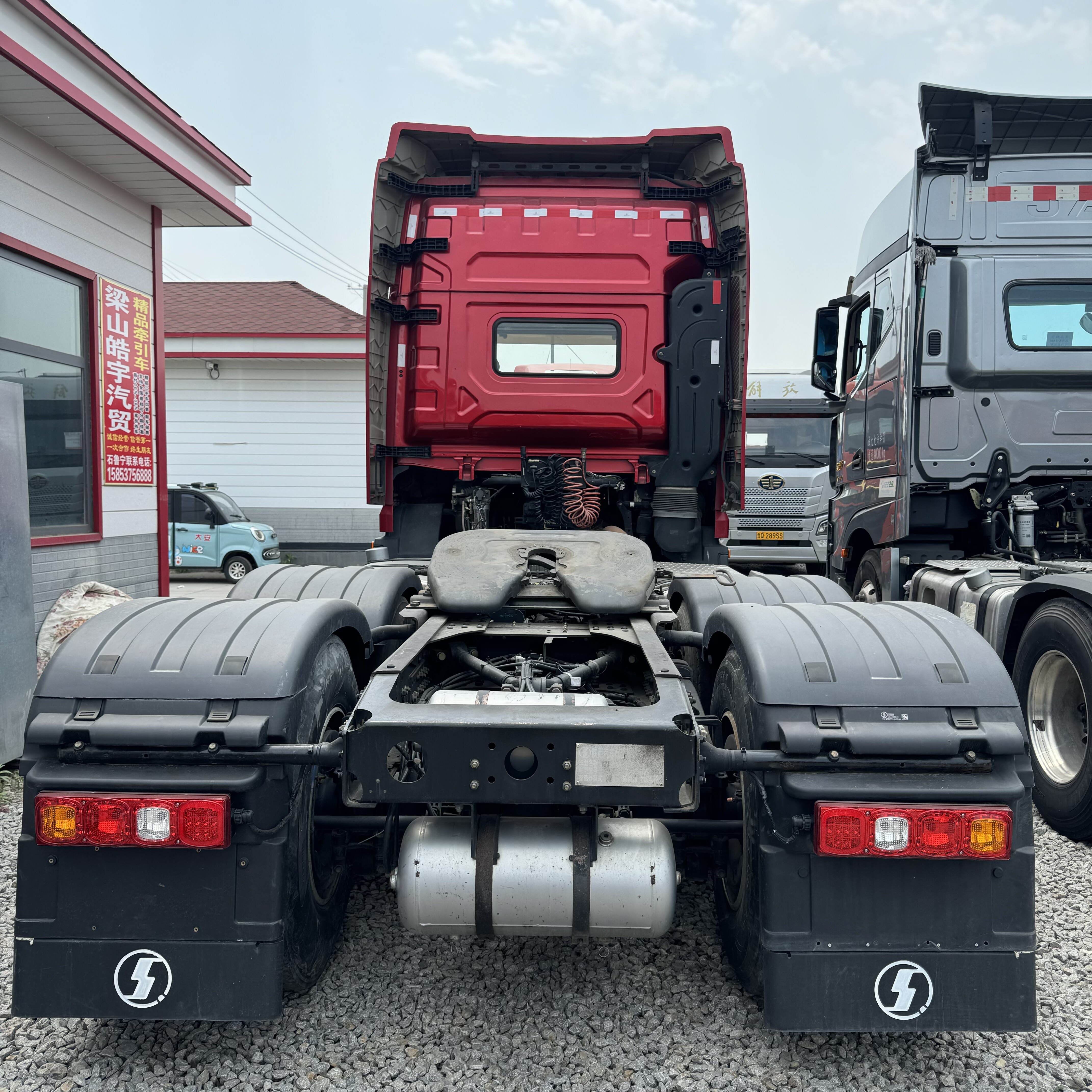 Camión tractor Shacman