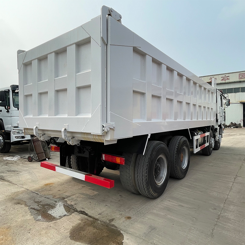 Camión volquete SHACMAN F3000 8x4 Campeón en transporte pesado para minería global y megaproyectos