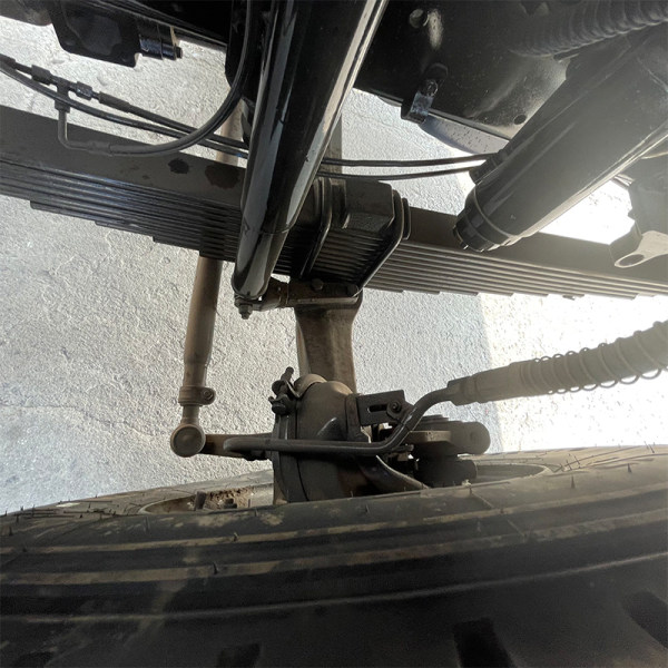 Shaanxi Auto 8x4 volquete blanco detalles 13