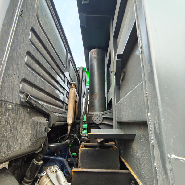 Shacman 6x4 volquete negro detalles 10