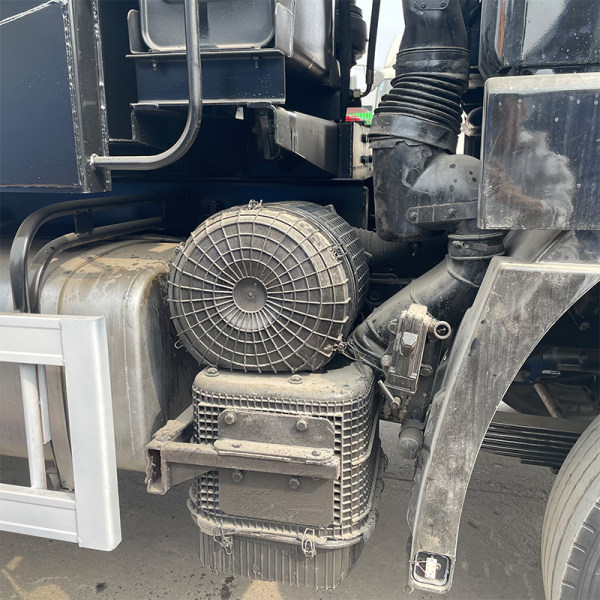 Shacman 6x4 volquete gris detalles 10