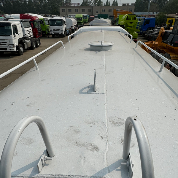 Detalles del rociado de agua blanco de Shaanxi Auto 2