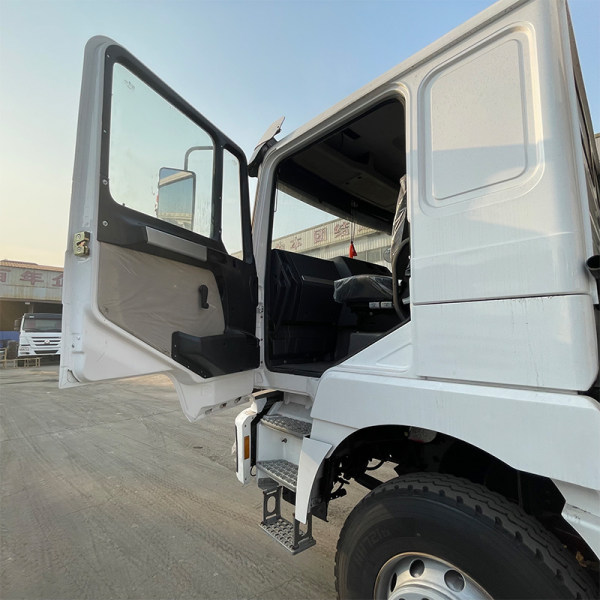 Detalles del rociado con agua blanca de Shaanxi Auto 10