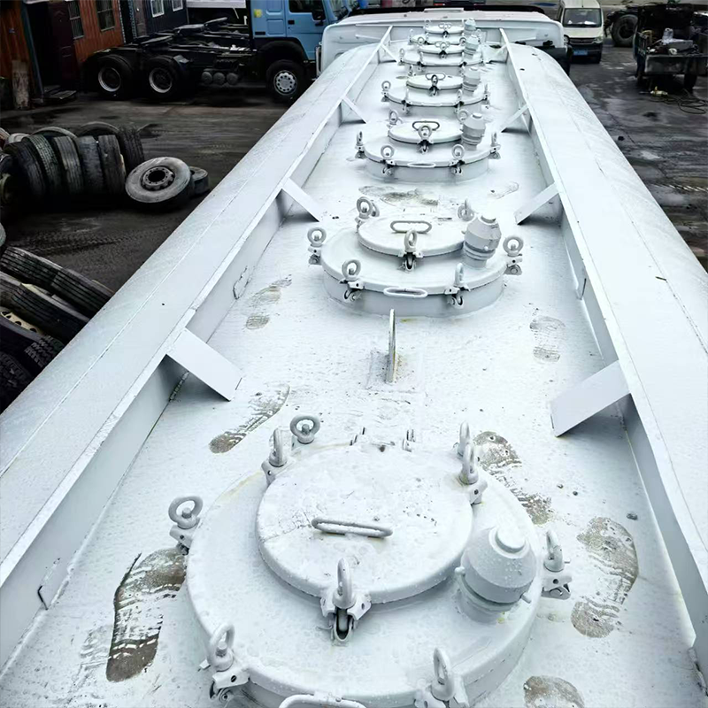 Camión cisterna de combustible