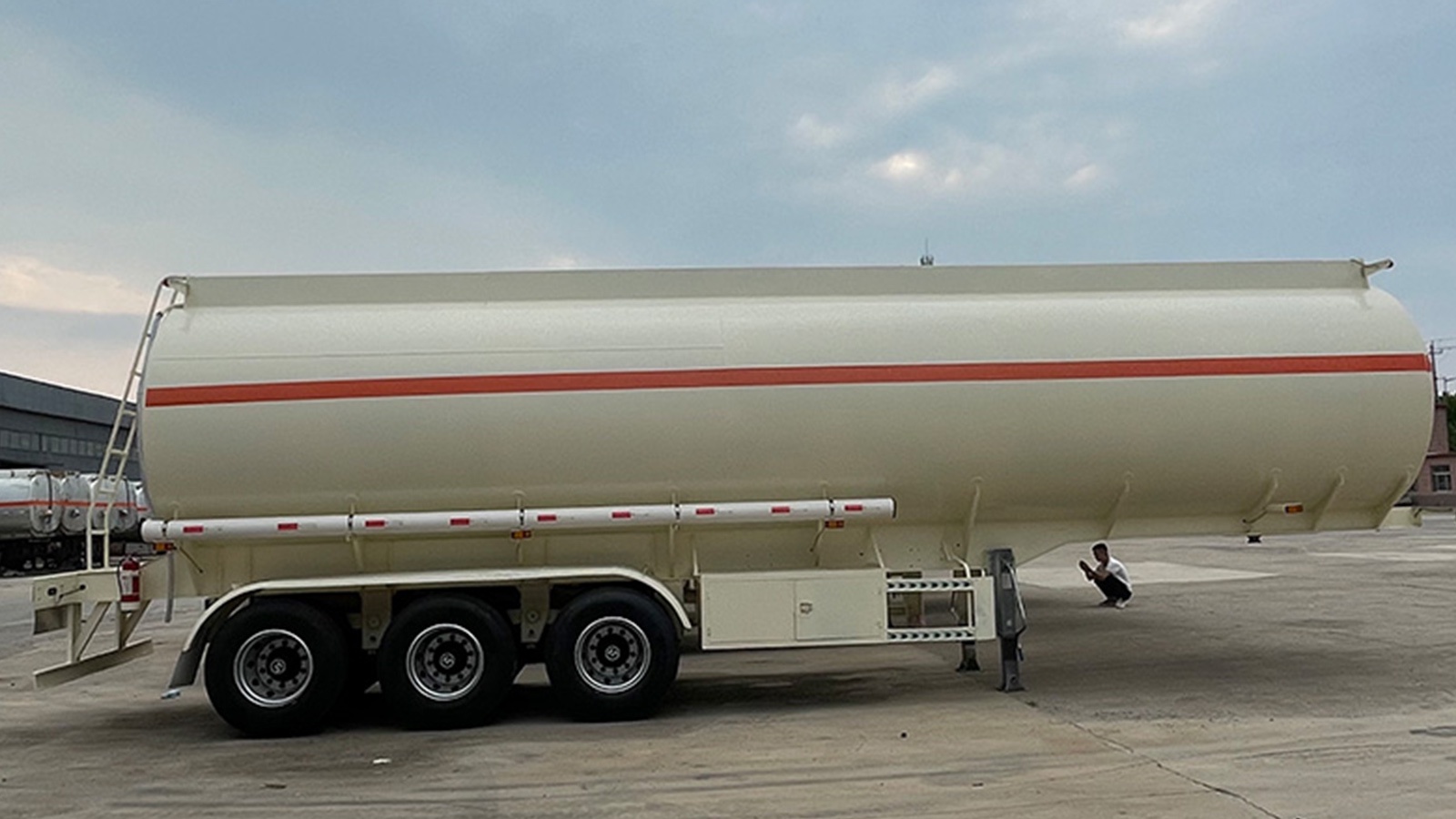 Semirremolque cisterna de 3 ejes