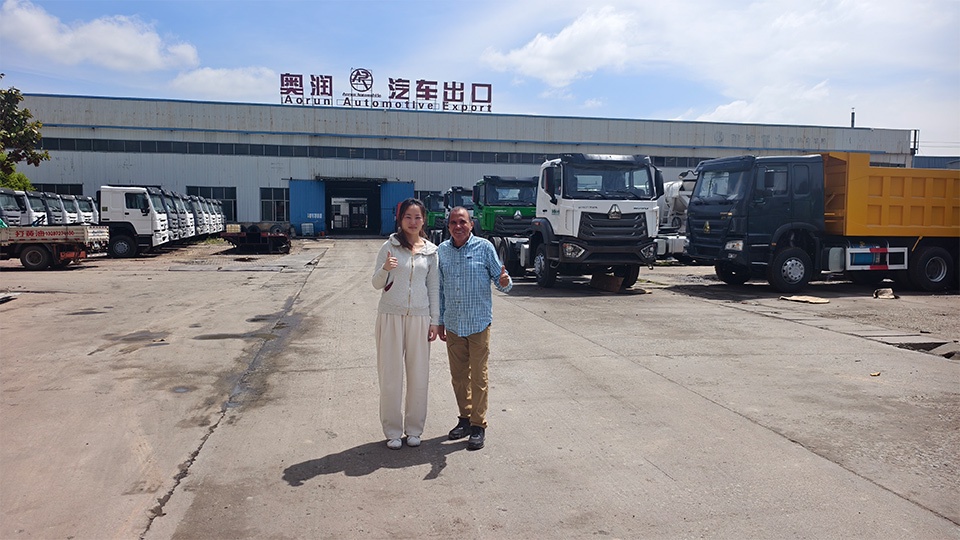 Clientes dominicanos visitan la fábrica de Aorun: aseguran camiones tractores SHACMAN F3000 para impulsar el transporte de carga pesada en el Caribe