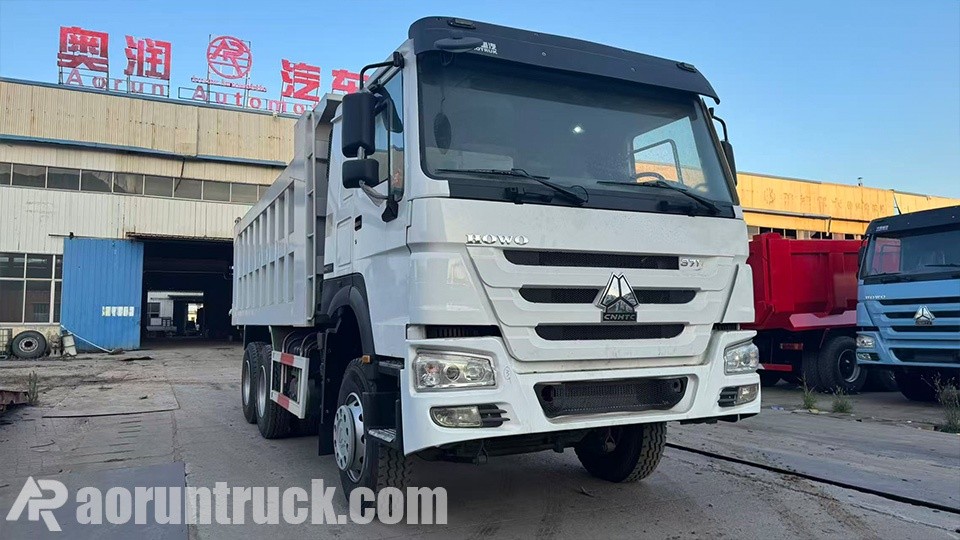 Camión volquete 6x4 de 371 hp en China