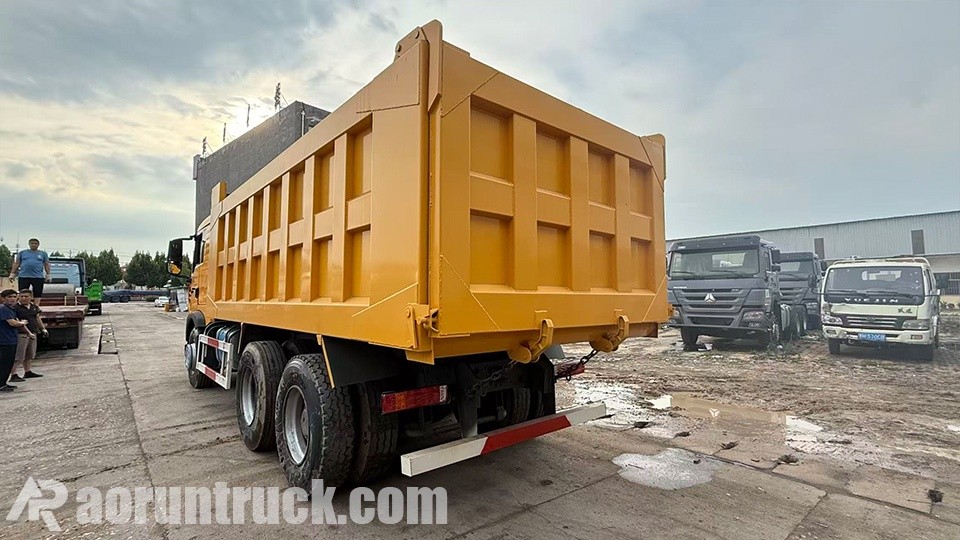 Cierra un acuerdo para camiones volquete Sinotruk HOWO TX 6x4 camión volquete 6x4 usado