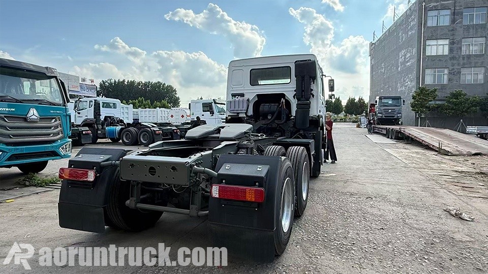 La delegación de transporte de Malí completa la inspección de fábrica de los tractocamiones SINOTRUK HOWO 6x4 4