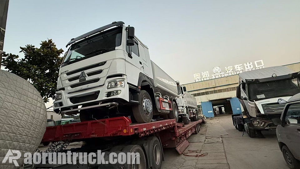Camiones cisterna de agua SINOTRUK HOWO de 20.000 L enviados a Angola Camiones cisterna de agua SINOTRUK HOWO de 20.000 L enviados a Angola