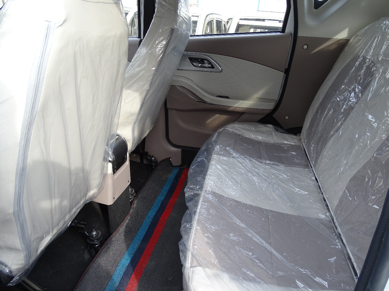 Nouveau modèle de luxe électrique à quatre roues avec une puissance de 4500W 4 places intérieur distingué fabriqué en Chine