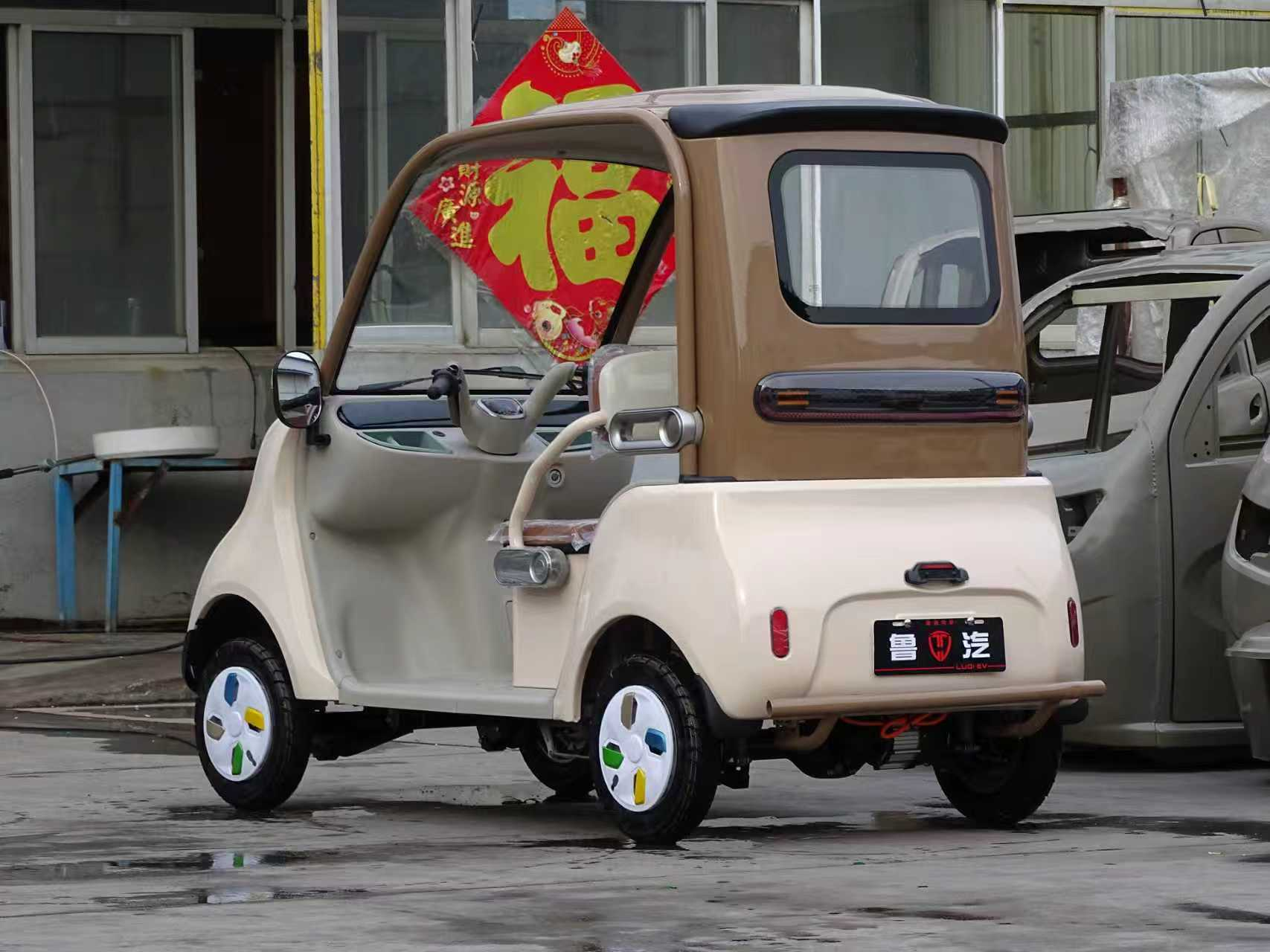 Véhicule Électrique à Quatre Roues Modèle 2025 Nouvelle Énergie Carrosserie Ouverte Grande Capacité de Charge Utilisation pour Marchandises Autonomie de 30-50 km