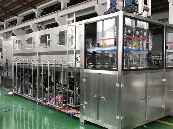 五加仑桶装矿泉水灌装机