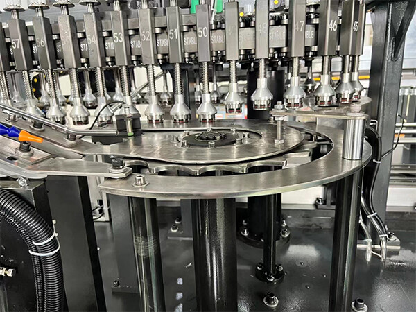 全自动矿泉水吹瓶机