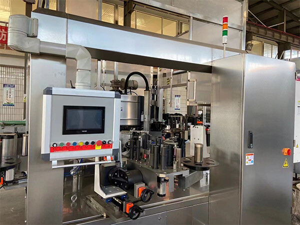 新加 冷胶贴标机