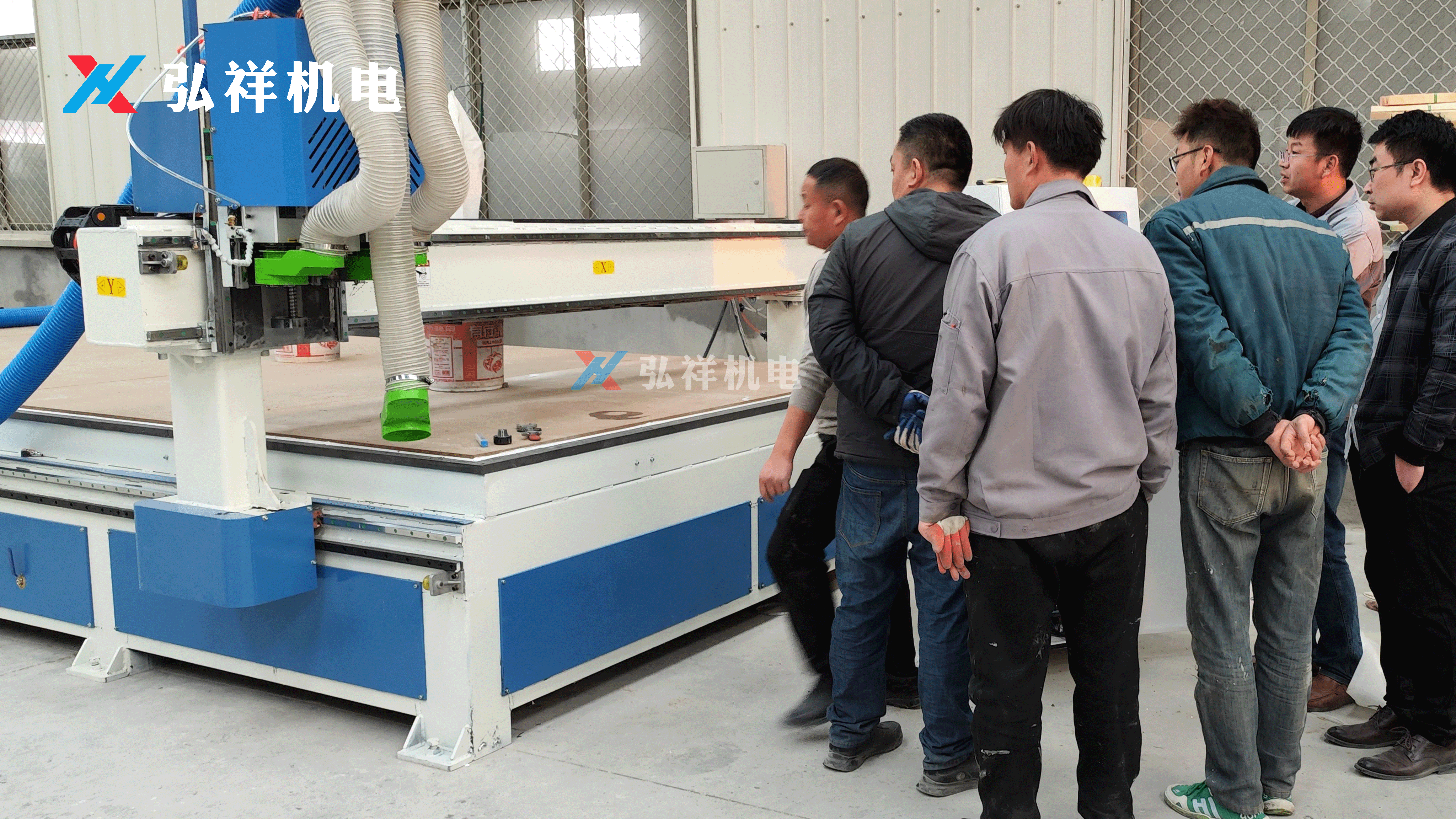 Оборудование для резки материалов нестандартной формы для корпусов шинопроводов: Какие допуски фактически достижимы в производстве?