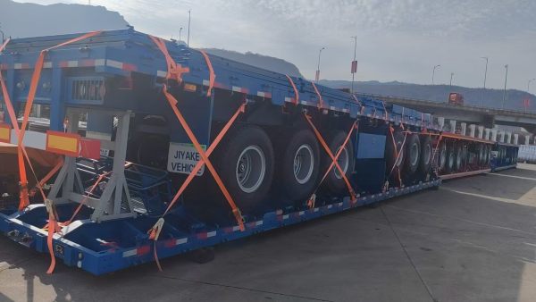 Remolque de carga con laterales