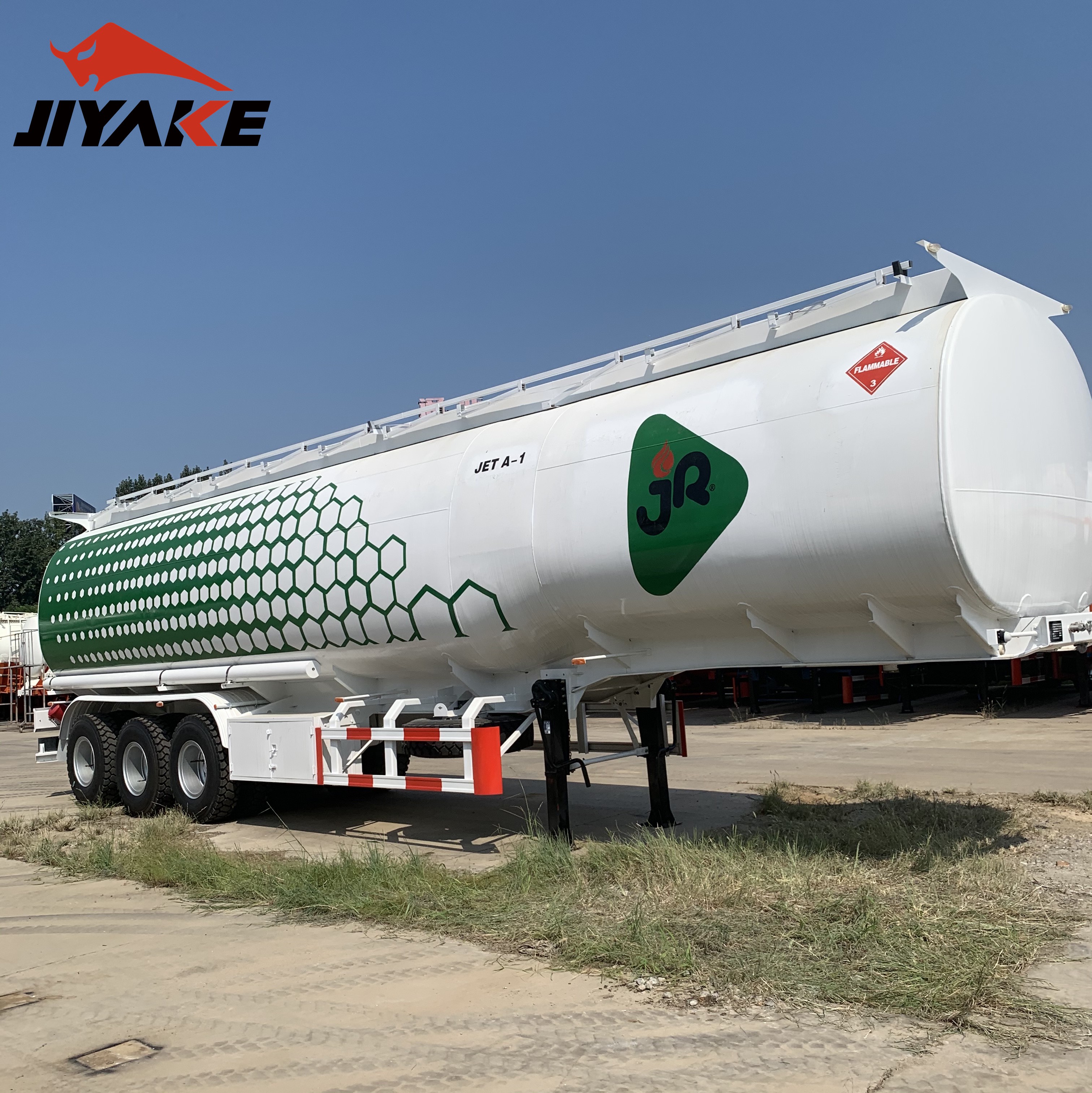 Remolque cisterna de combustible