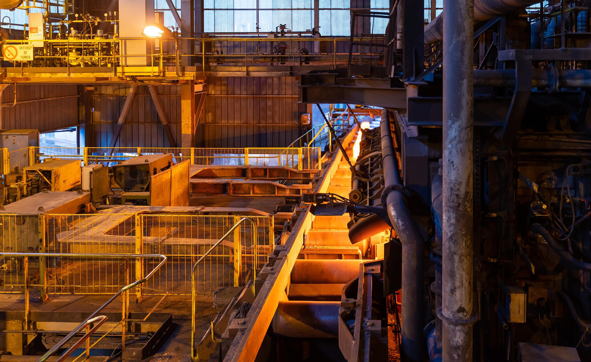 客户选的网图_0015_industry-4674845_1920 铸铁