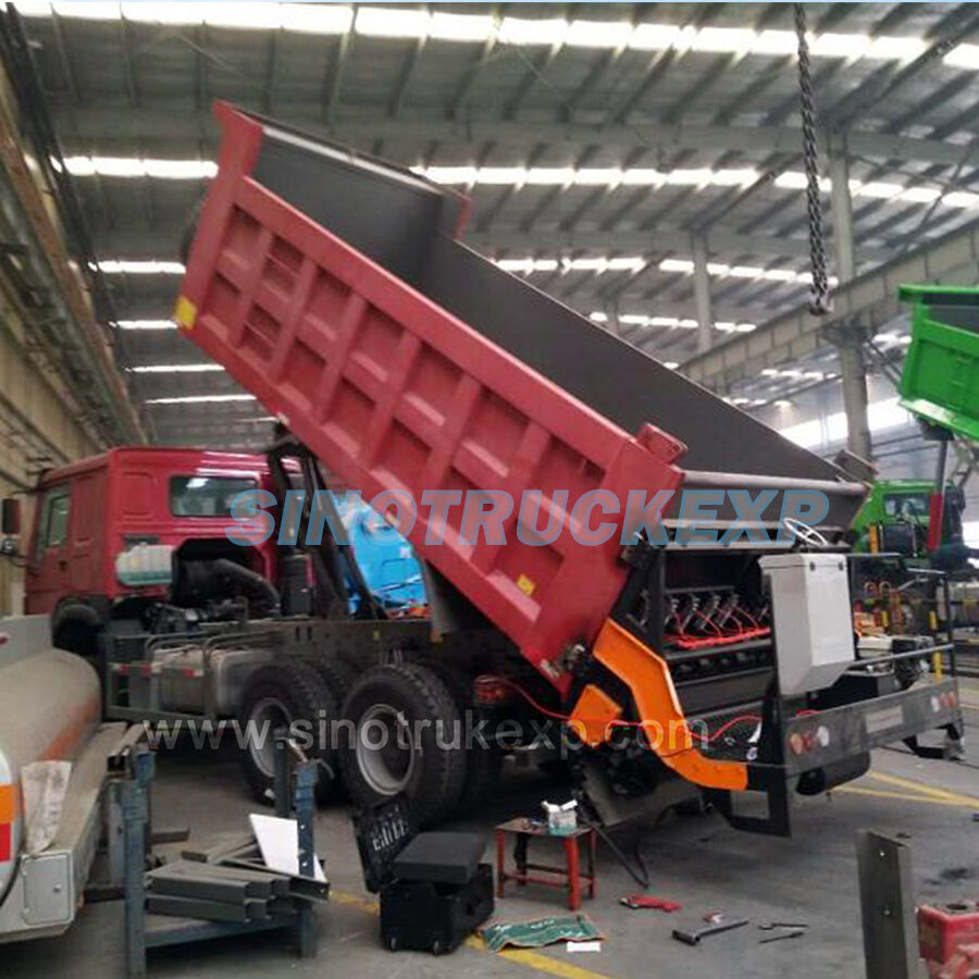 SINOTRUK HOWO 10 WHEELER 6x4 Dump Truck WITH CHIP SPREADER LHD
