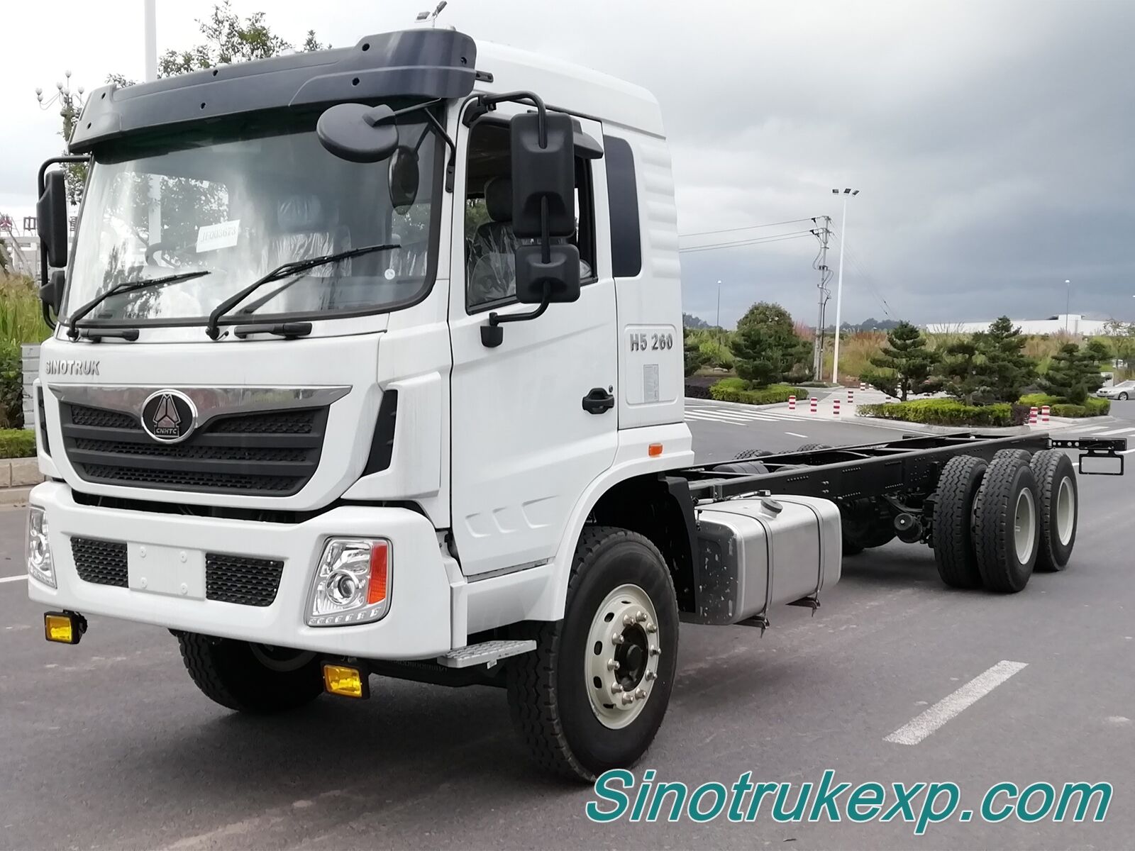 SINOTRUK HOMAN H5-6×4 CARGO TRUCK ZZ1258K5840C1