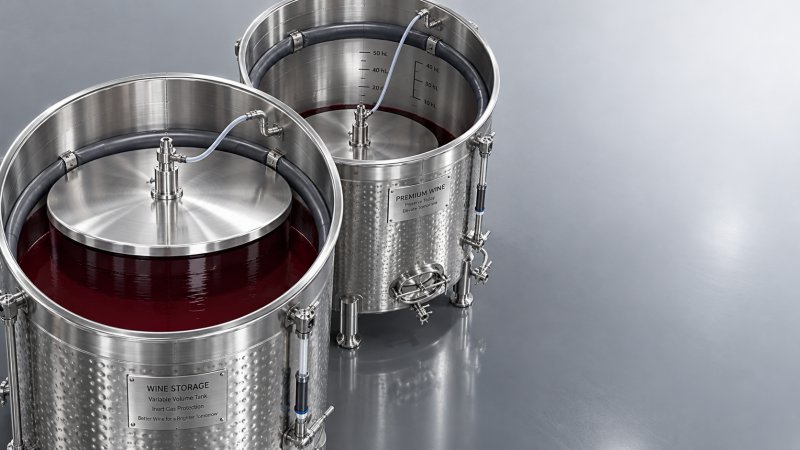 Cómo se adaptan los depósitos de vino con tapa flotante a los cambios en el volumen de almacenamiento